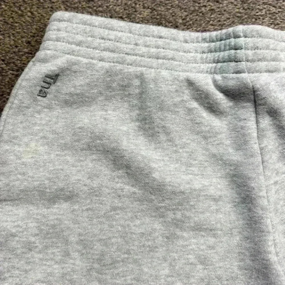 Aritzia TNA Cozy Perfect Fleece Grey Shorts size XS - Picture 5 of 6